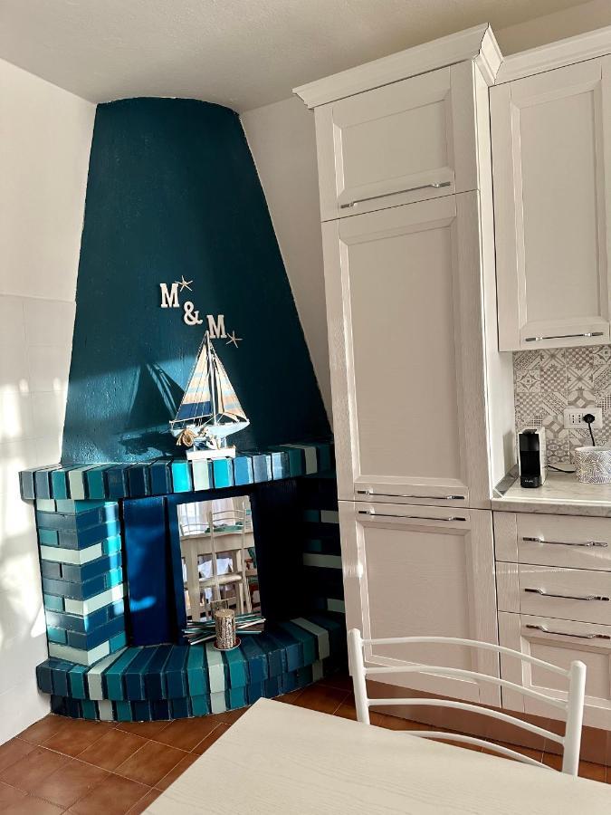 Residenza M.E.M. La Maddalena Apartment La Maddalena  Bagian luar foto