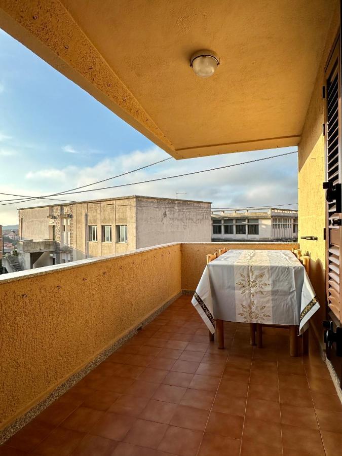 Residenza M.E.M. La Maddalena Apartment La Maddalena  Bagian luar foto