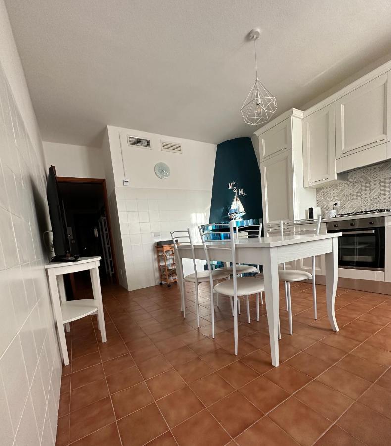 Residenza M.E.M. La Maddalena Apartment La Maddalena  Bagian luar foto