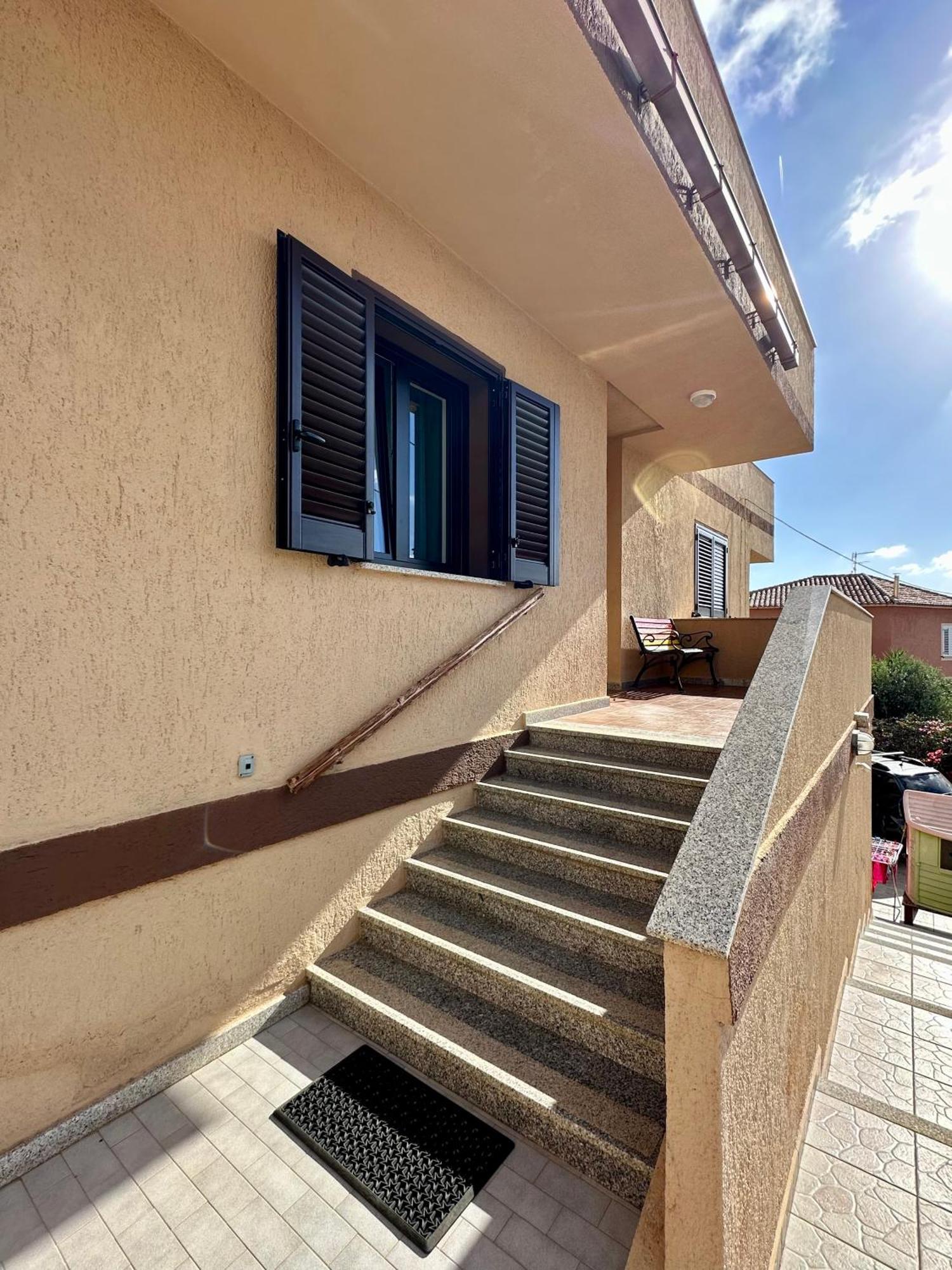 Residenza M.E.M. La Maddalena Apartment La Maddalena  Bagian luar foto