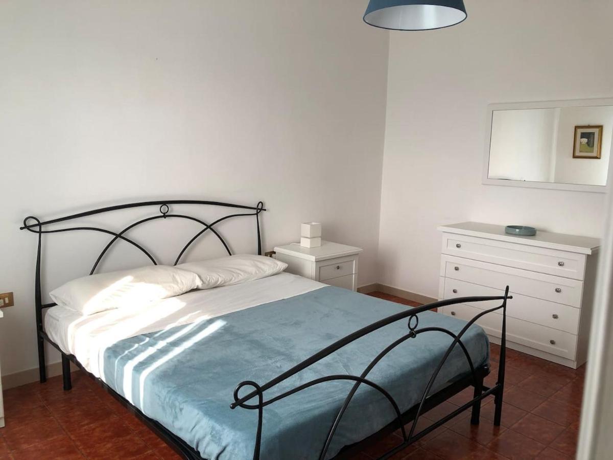 Residenza M.E.M. La Maddalena Apartment La Maddalena  Bagian luar foto